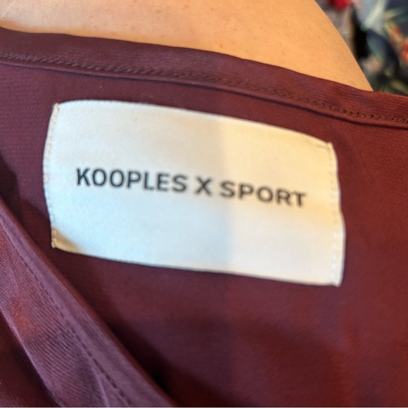 The Kooples NWT sports blazer maroon white crop fitness top maroon zip front - Picture 6 of 14